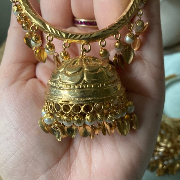 large gold plated jhumkis Earrings - Picture 3 of 3